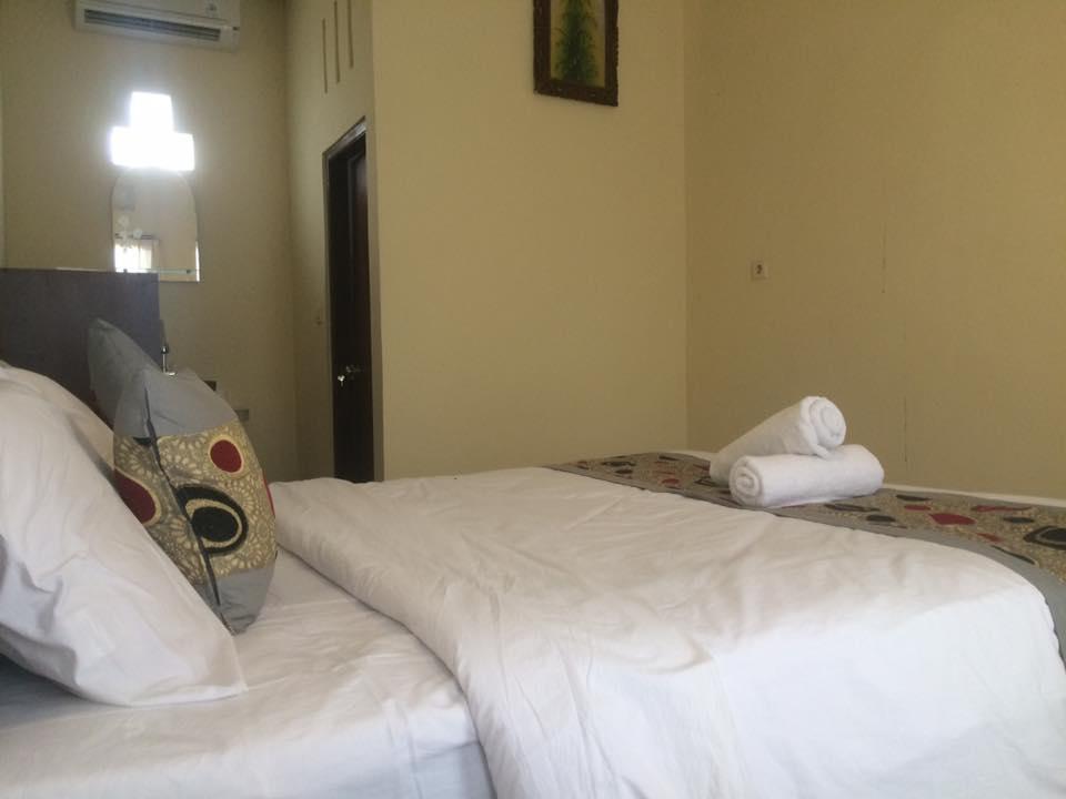 Reynold Artha Guest House นูซาเลมโบงัน ภายนอก รูปภาพ
